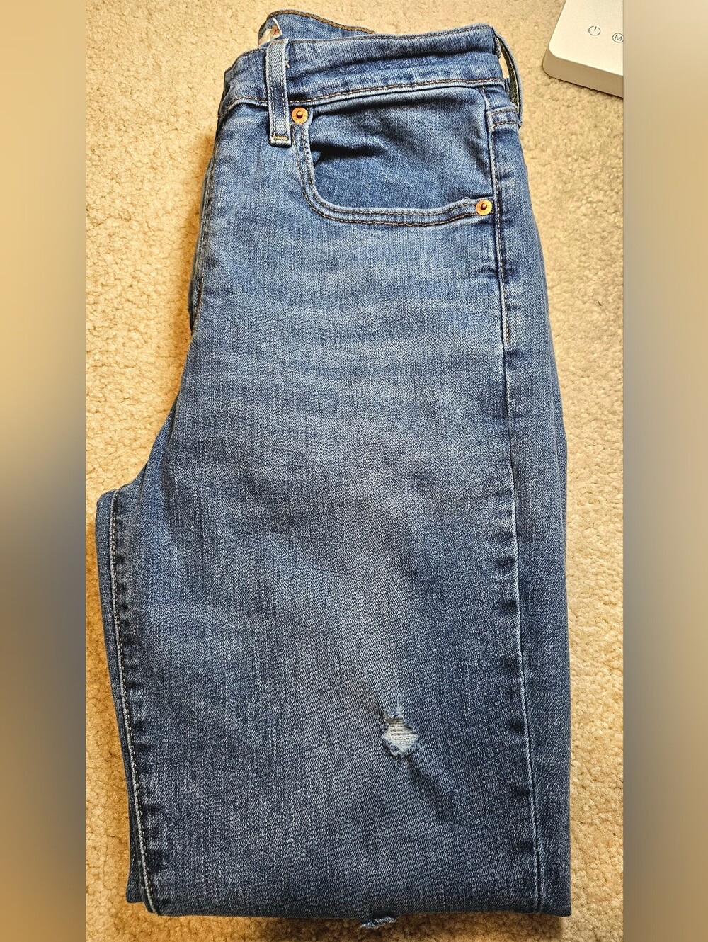 Women's Levis 721 High Rise Skinny Jeans.